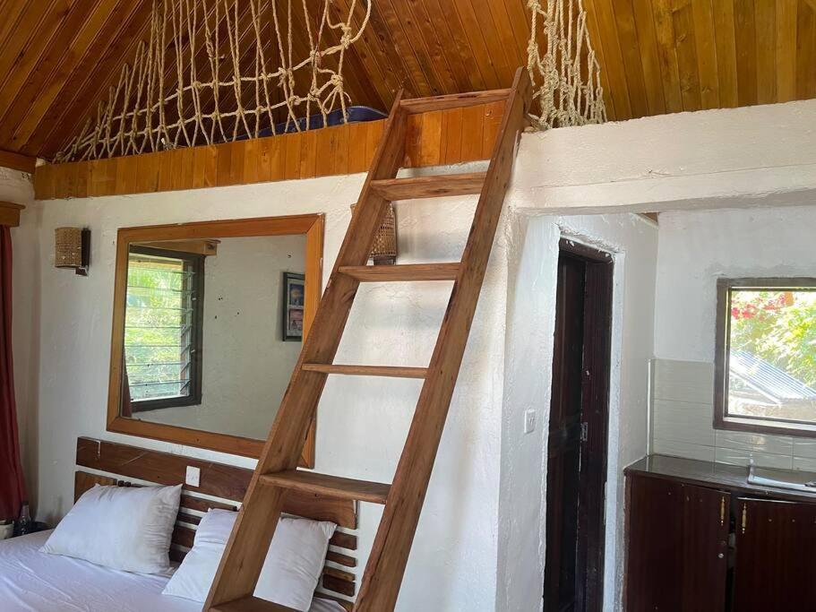 Sweta Takawiri Island Cottage Bagian luar foto